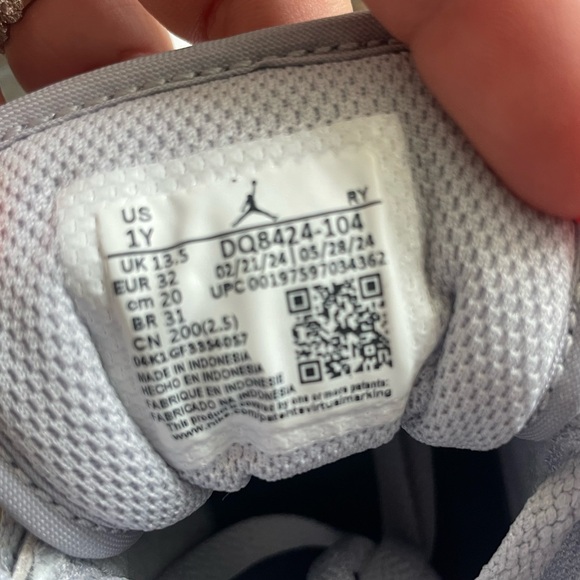 New Nike Air Jordan 1 Mid Wolf Grey Midnight blue Kids Sz 1 Brand New with Box - Picture 5 of 13